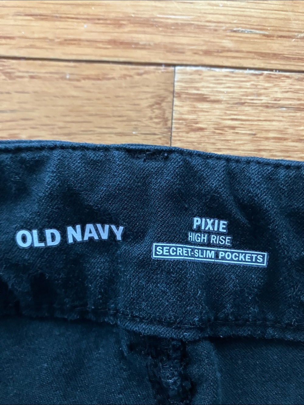 Old Navy - Bundle of 4 Women’s High Rise Pixie Pants - 14 - Picture 10 of 11